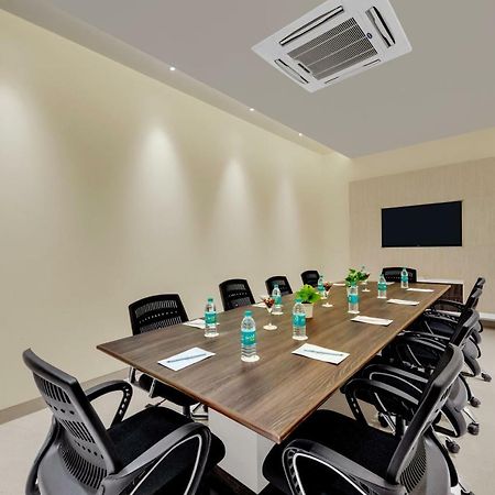 The Fern Residency Karad Hotel Bagian luar foto