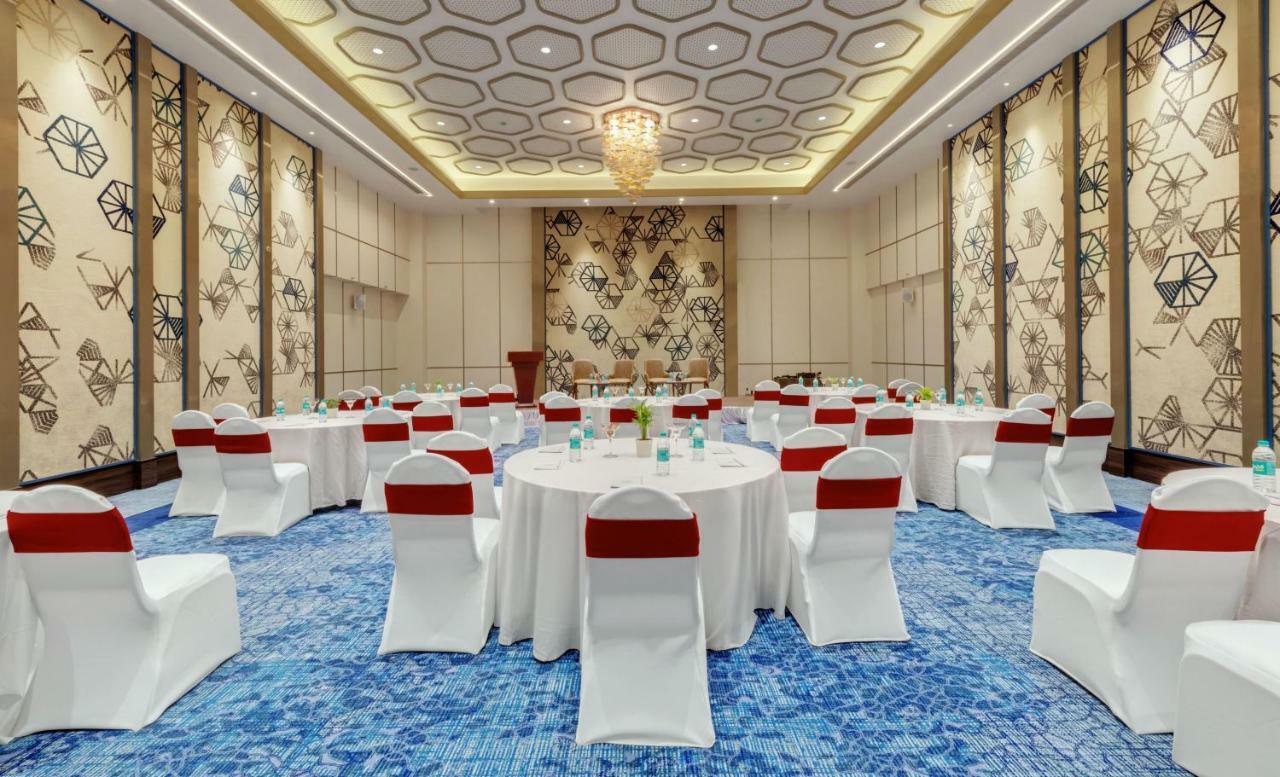 The Fern Residency Karad Hotel Bagian luar foto
