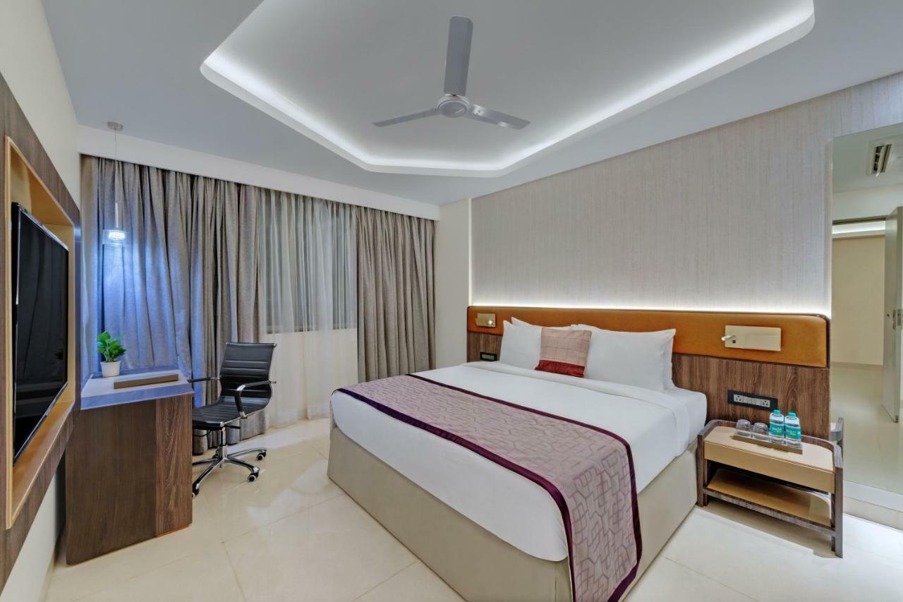 The Fern Residency Karad Hotel Bagian luar foto