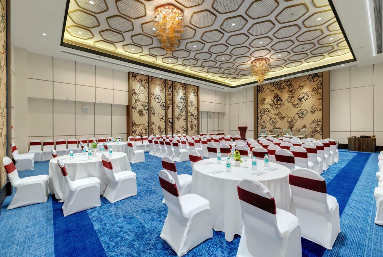 The Fern Residency Karad Hotel Bagian luar foto