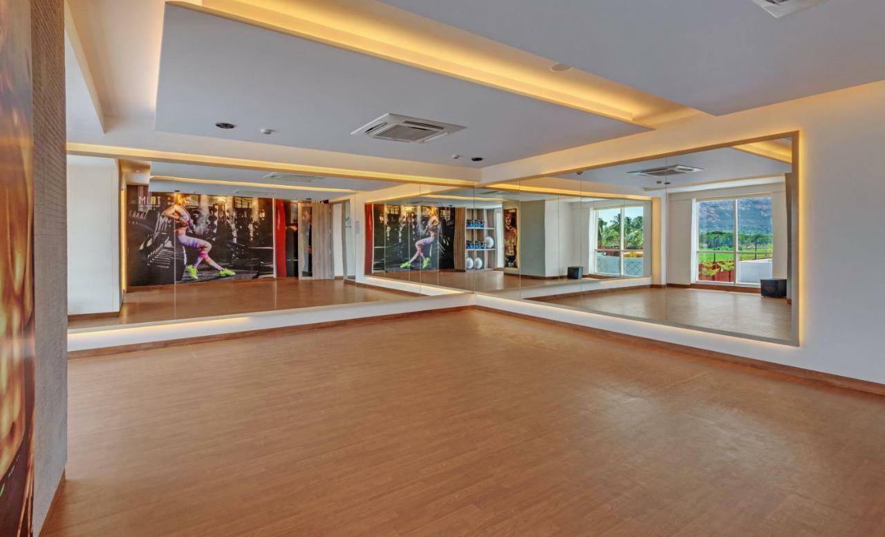 The Fern Residency Karad Hotel Bagian luar foto